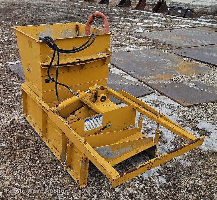 image for item FN5552 Gomaco GT6200 curb machine