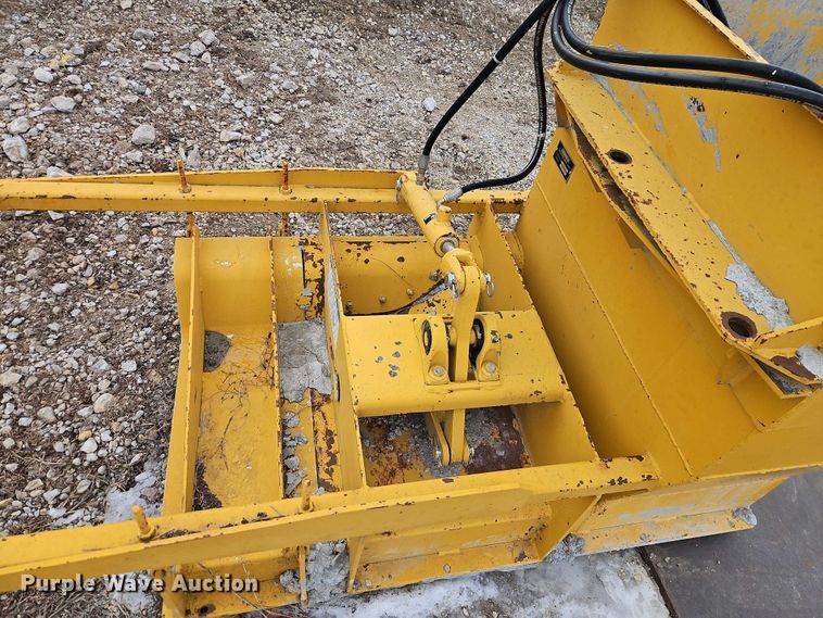 image for item FN5552 Gomaco GT6200 curb machine