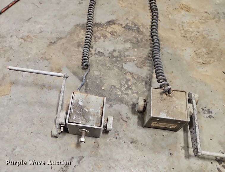 image for item FN5552 Gomaco GT6200 curb machine