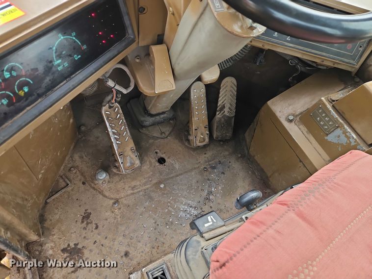 image for item FN5556 1992 Caterpillar 950F wheel loader