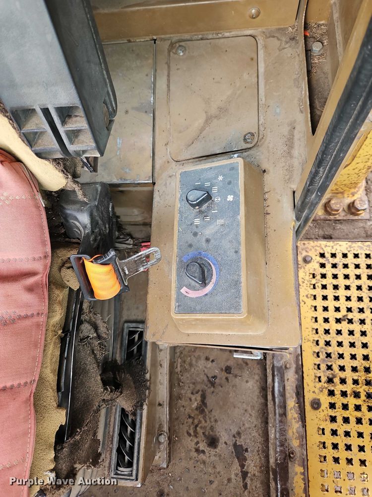 image for item FN5556 1992 Caterpillar 950F wheel loader