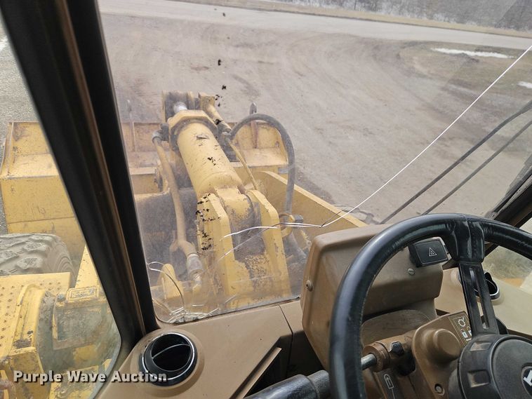 image for item FN5556 1992 Caterpillar 950F wheel loader