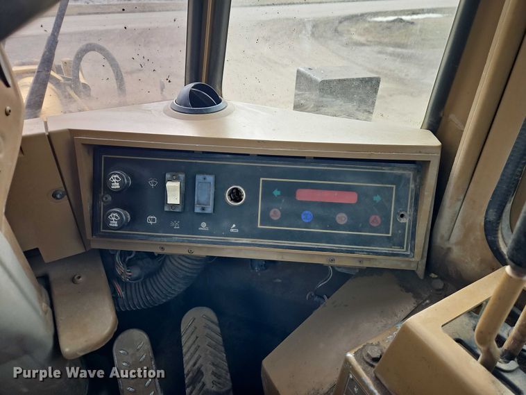 image for item FN5556 1992 Caterpillar 950F wheel loader