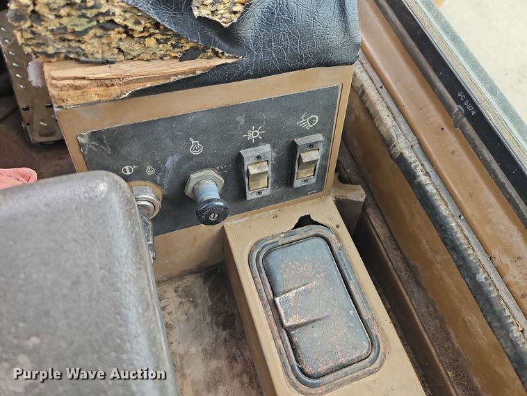 image for item FN5556 1992 Caterpillar 950F wheel loader