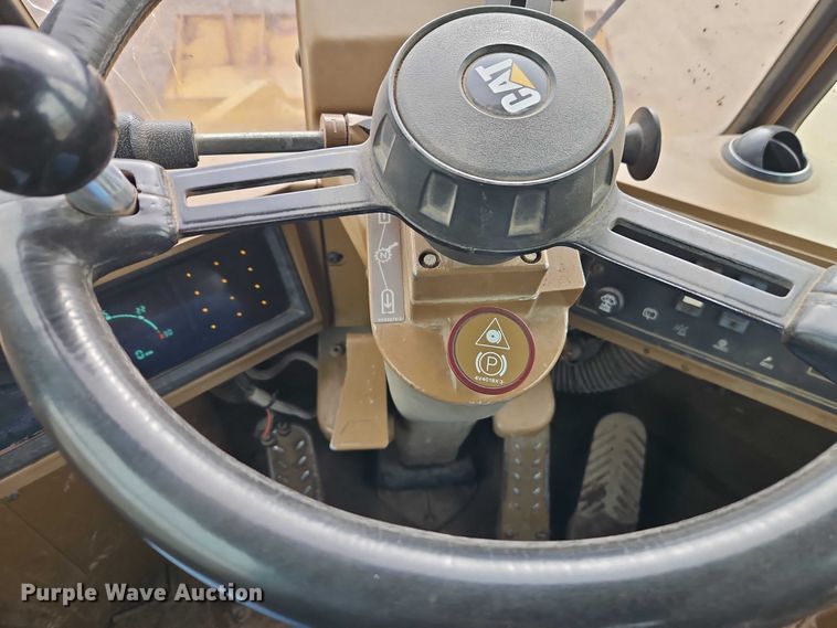 image for item FN5556 1992 Caterpillar 950F wheel loader