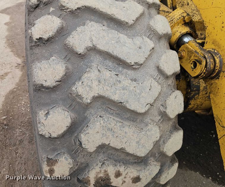 image for item FN5556 1992 Caterpillar 950F wheel loader