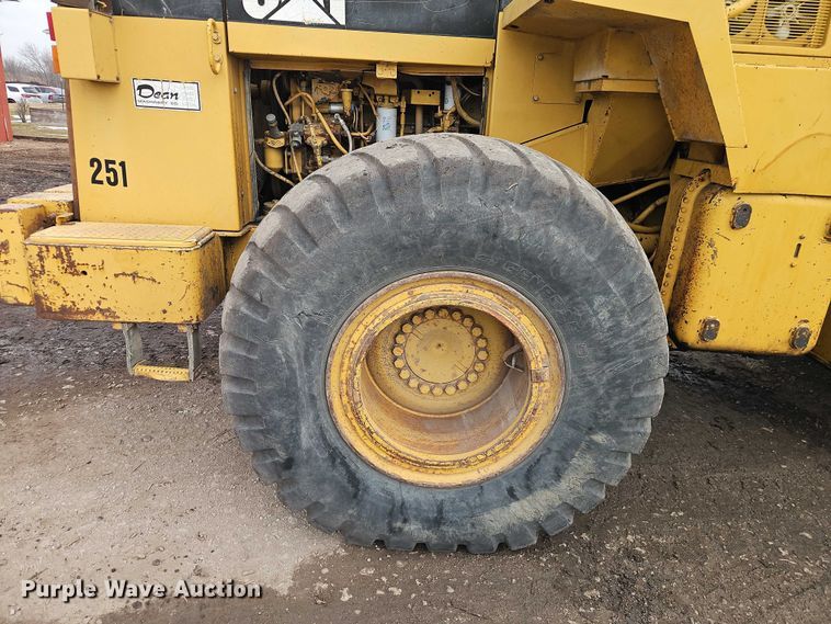 image for item FN5556 1992 Caterpillar 950F wheel loader