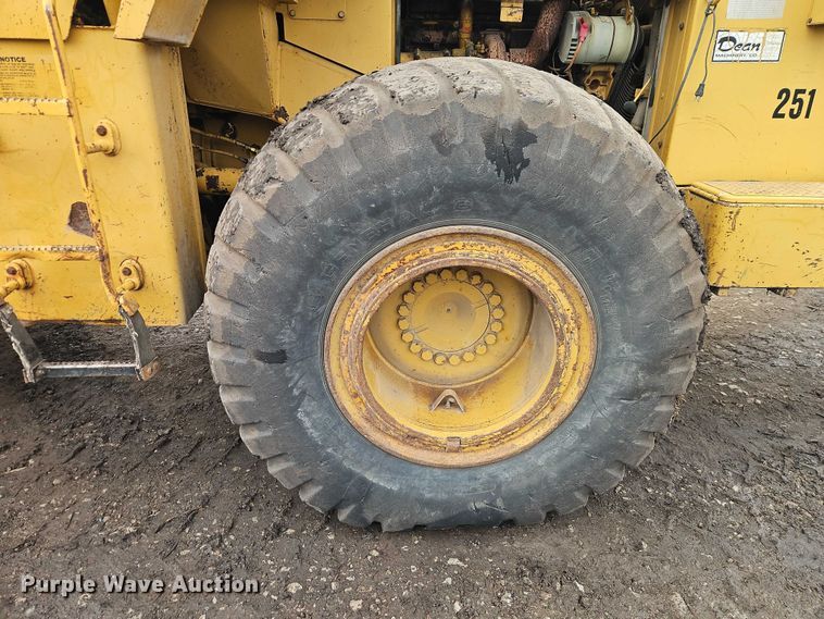 image for item FN5556 1992 Caterpillar 950F wheel loader