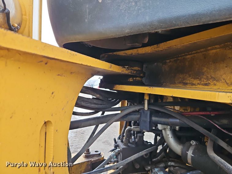 image for item FN5558 2015 John Deere 624K wheel loader