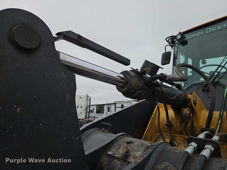 image for item FN5558 2015 John Deere 624K wheel loader