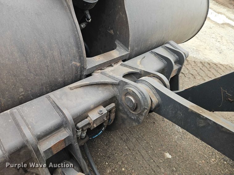 image for item FN5558 2015 John Deere 624K wheel loader