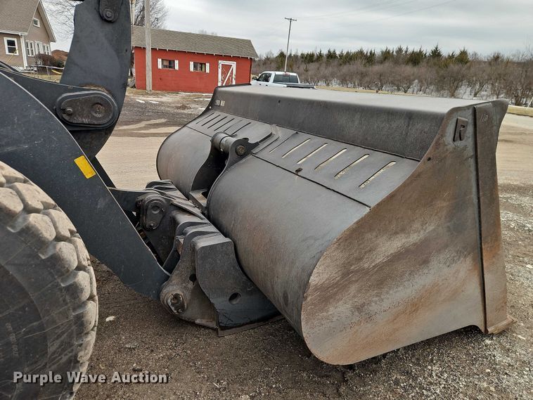 image for item FN5558 2015 John Deere 624K wheel loader