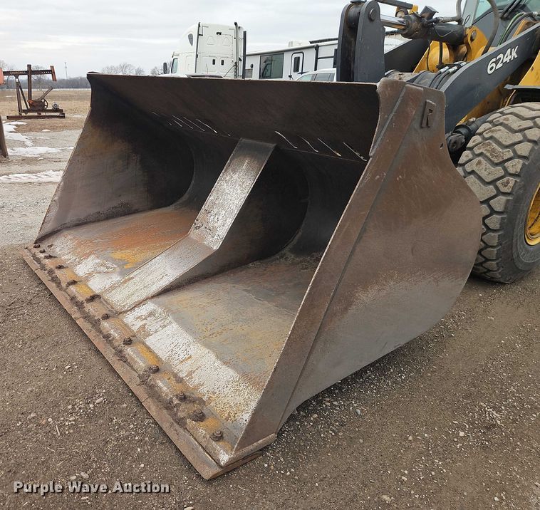 image for item FN5558 2015 John Deere 624K wheel loader