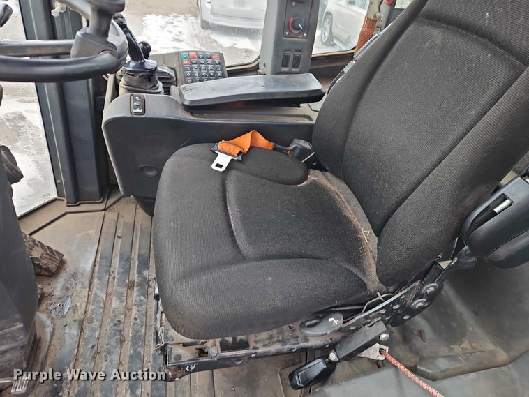 image for item FN5558 2015 John Deere 624K wheel loader