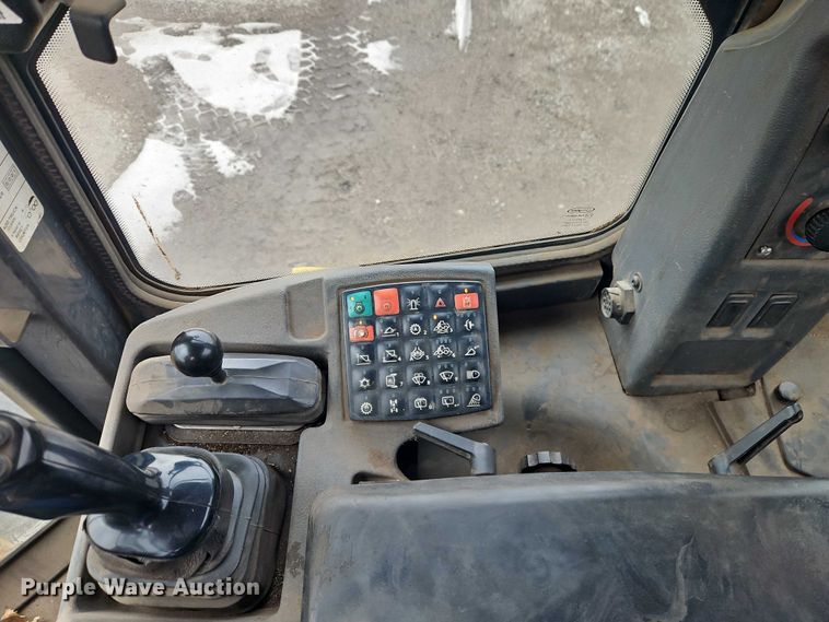 image for item FN5558 2015 John Deere 624K wheel loader