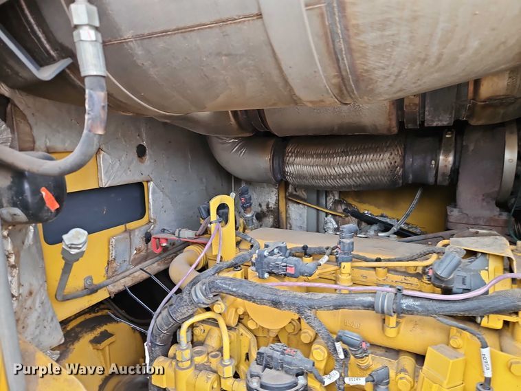 image for item FN5558 2015 John Deere 624K wheel loader