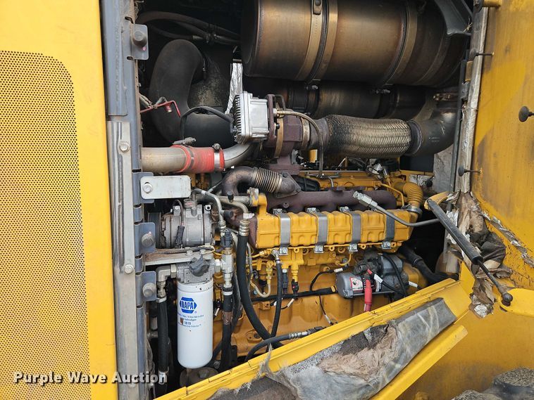 image for item FN5558 2015 John Deere 624K wheel loader