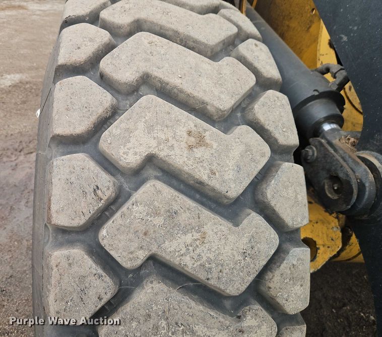 image for item FN5558 2015 John Deere 624K wheel loader