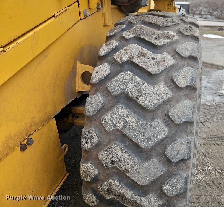 image for item FN5558 2015 John Deere 624K wheel loader