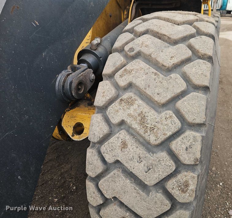 image for item FN5558 2015 John Deere 624K wheel loader