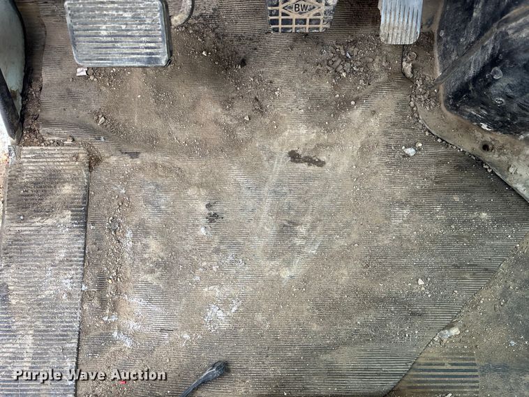 image for item FO3501 1999 International 2574 semi truck