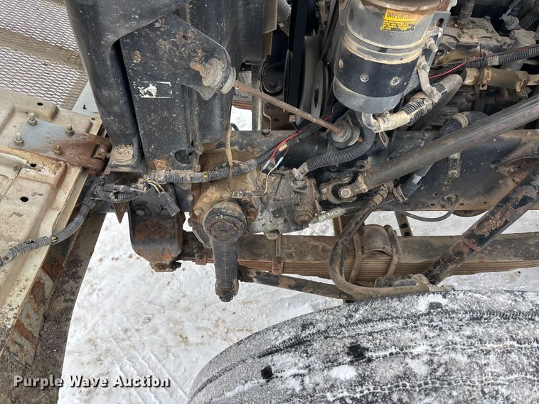 image for item FO3501 1999 International 2574 semi truck