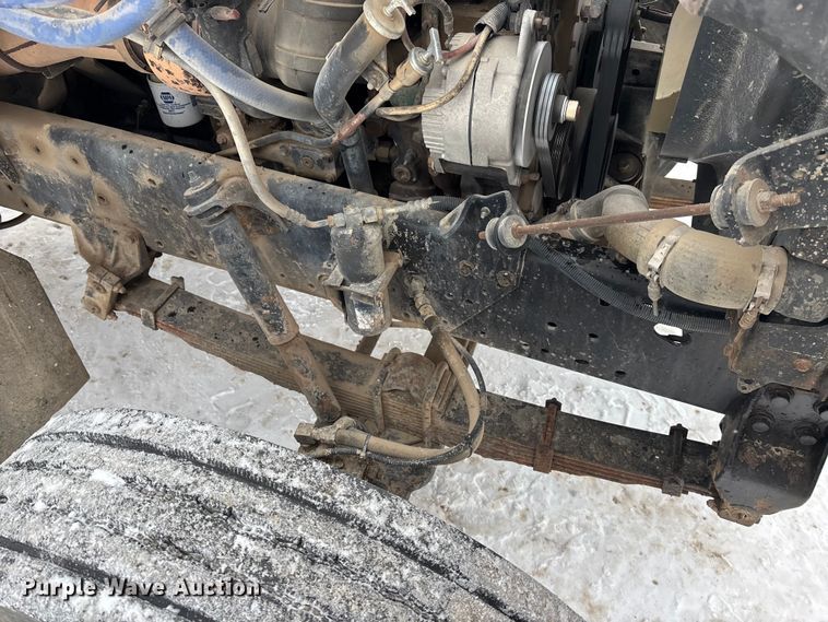 image for item FO3501 1999 International 2574 semi truck