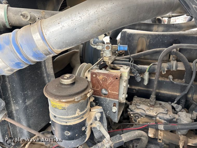 image for item FO3501 1999 International 2574 semi truck