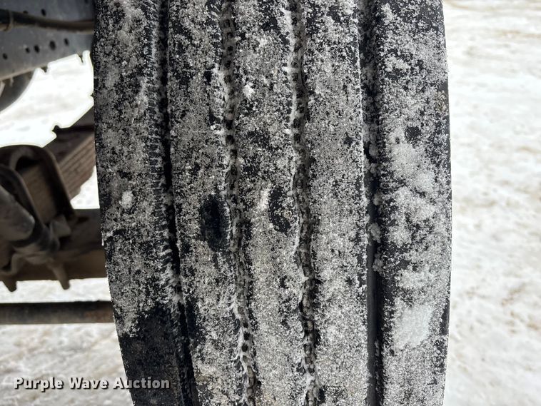 image for item FO3501 1999 International 2574 semi truck