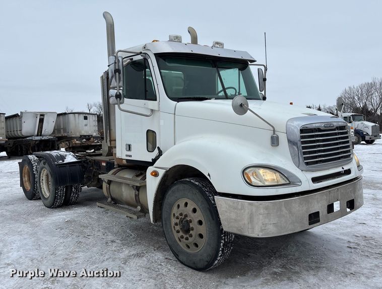 image for item FO3502 2006 Freightliner Columbia semi truck