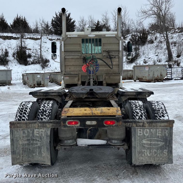 image for item FO3502 2006 Freightliner Columbia semi truck