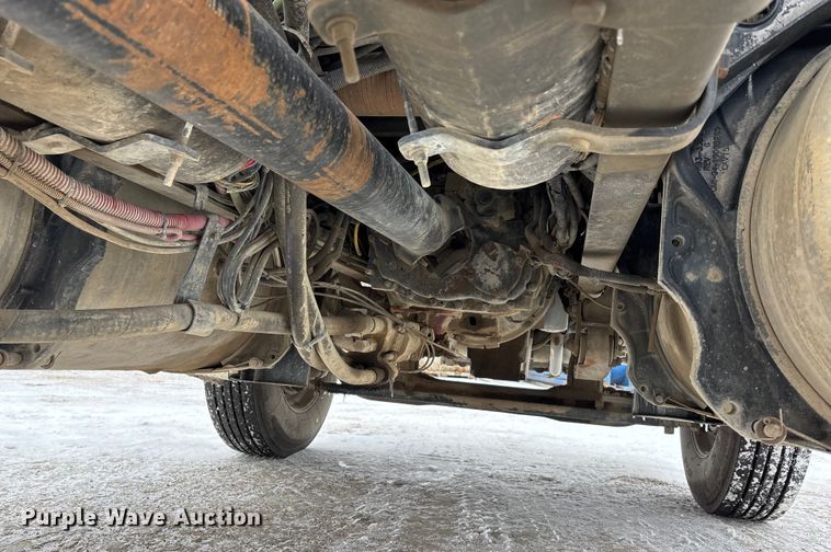 image for item FO3502 2006 Freightliner Columbia semi truck