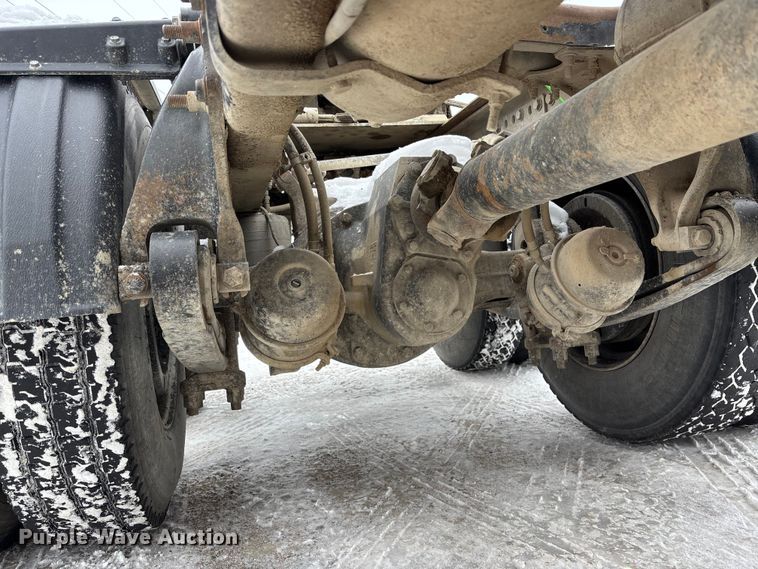 image for item FO3502 2006 Freightliner Columbia semi truck