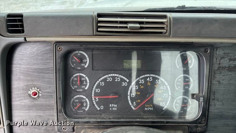 image for item FO3502 2006 Freightliner Columbia semi truck