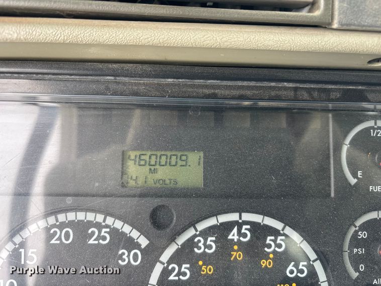 image for item FO3502 2006 Freightliner Columbia semi truck