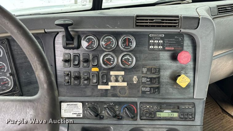 image for item FO3502 2006 Freightliner Columbia semi truck