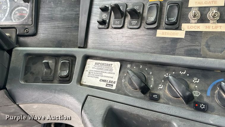 image for item FO3502 2006 Freightliner Columbia semi truck