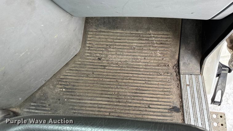 image for item FO3502 2006 Freightliner Columbia semi truck