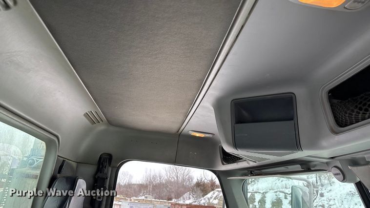 image for item FO3502 2006 Freightliner Columbia semi truck