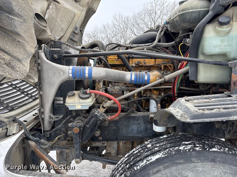 image for item FO3502 2006 Freightliner Columbia semi truck