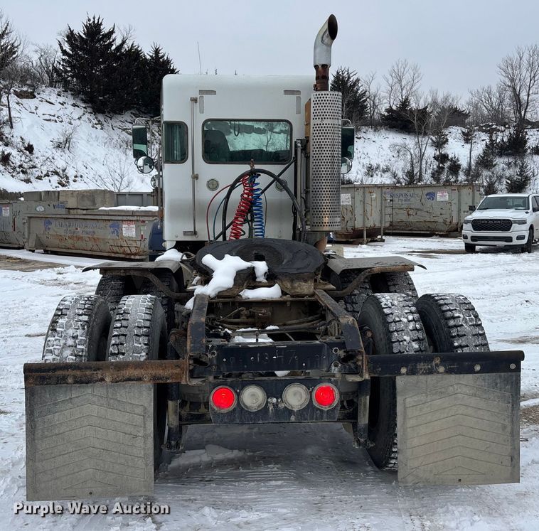 image for item FO3503 2010 Kenworth T800 semi truck