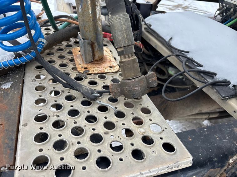 image for item FO3503 2010 Kenworth T800 semi truck