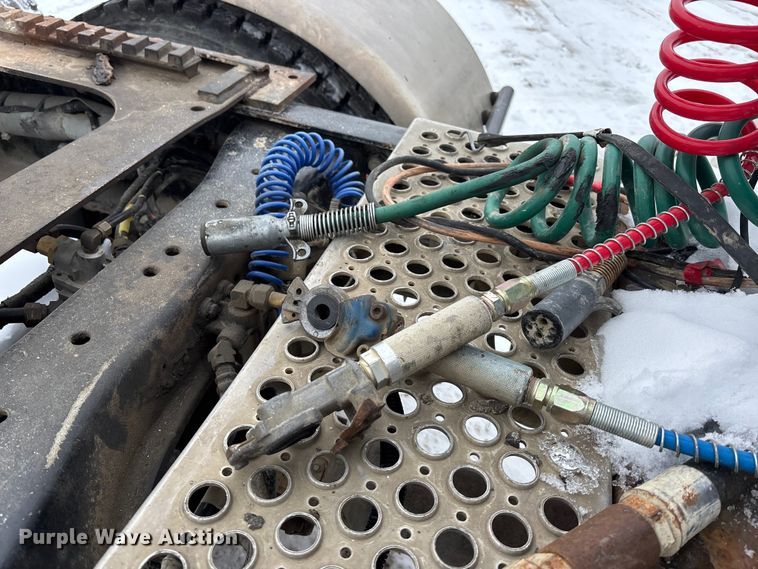 image for item FO3503 2010 Kenworth T800 semi truck