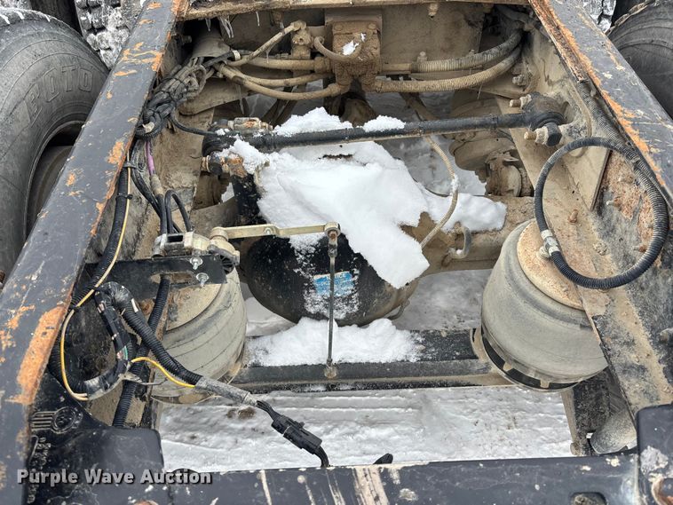 image for item FO3503 2010 Kenworth T800 semi truck