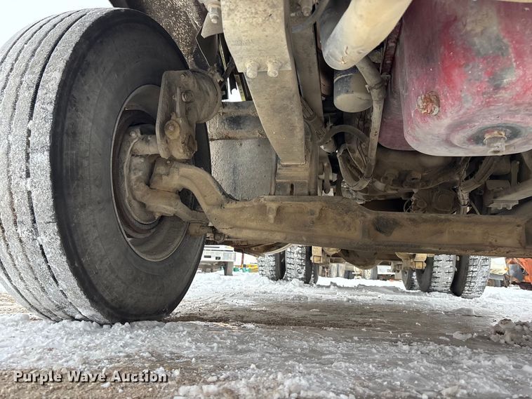 image for item FO3503 2010 Kenworth T800 semi truck