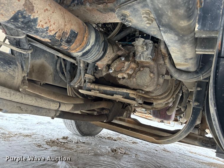 image for item FO3503 2010 Kenworth T800 semi truck