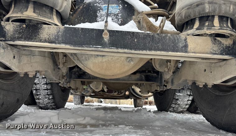 image for item FO3503 2010 Kenworth T800 semi truck