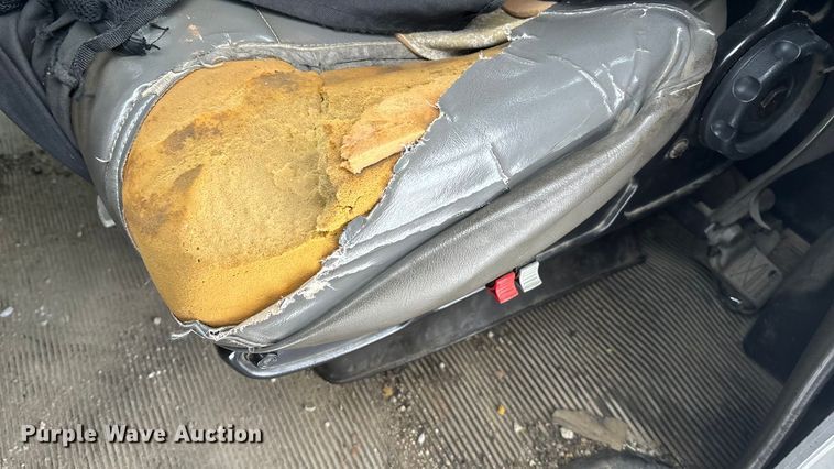 image for item FO3503 2010 Kenworth T800 semi truck