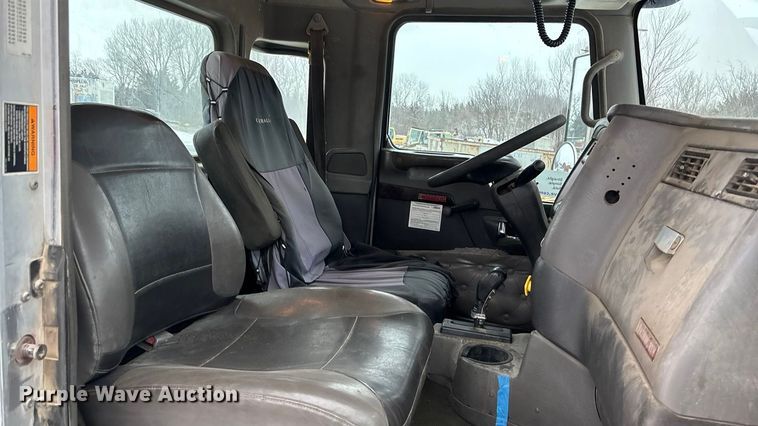 image for item FO3503 2010 Kenworth T800 semi truck