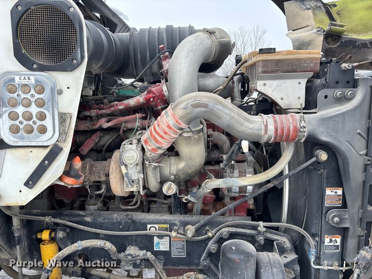 image for item FO3503 2010 Kenworth T800 semi truck